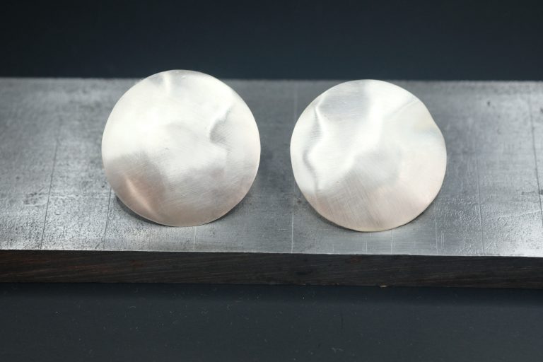 SELENE - Boucles d'oreilles en argent éthique certifié Fairmined façonnées à Marseille